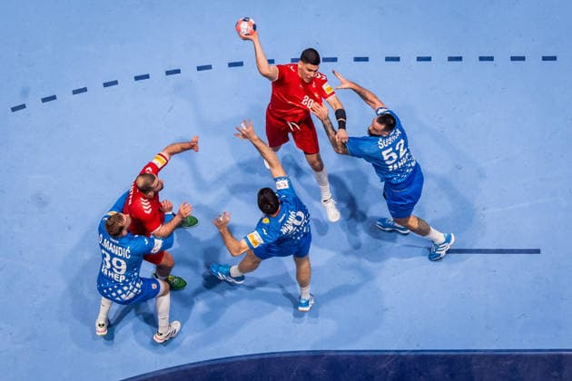 260125 Luka Maros of Switzerland against Marko Mamic and Leon Susnja of Croatia during the EHF European Handball Championship main round match between Switzerland and Croatia on January 25, 2026 in Malmö Photo Petter Arvidson BILDBYRAN kod PA PA1139 handball handball handball handballs em 2026 schweiz croatia ehf european handball championship switzerland kroatien bbeng grappa33  Copyright: PETTERxARVIDSON BB260125PA285