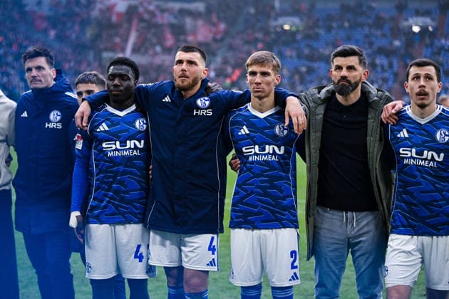 25 01 2026, Football, 2 Bundesliga, Season 2025 2026, Matchday 19, FC Schalke 04 1 FC Kaiserslautern, Goalkeeper Kevin Müller FC Schalke 04 , Zaid Tchibara FC Schalke 04 , Hasan Kurucay FC Schalke 04 , Felipe Sanchez FC Schalke 04 , Coach Miron Muslic FC Schalke 04 , Ron Schallenberg FC Schalke 04 xRHR PHOTO YYx Copyright: KROEGER RHR-FOTOx RHR-FOTO YY
