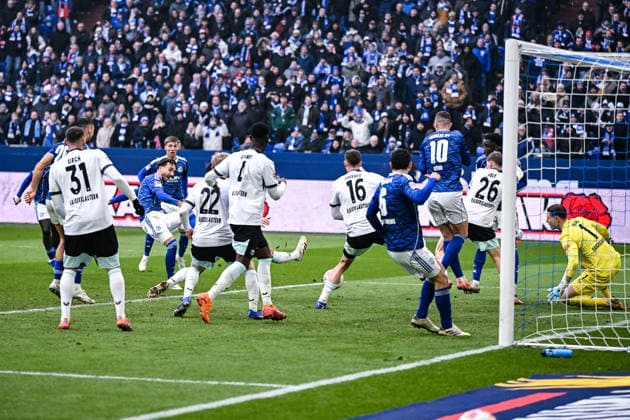 25 01 2026, Football, 2 Bundesliga, Season 2025 2026, Matchday 19, FC Schalke 04 1 FC Kaiserslautern, Kenan Karaman FC Schalke 04 scores the goal for 2 2, xRHR PHOTO YYx Copyright: KROEGER RHR-FOTOx RHR-FOTO YY