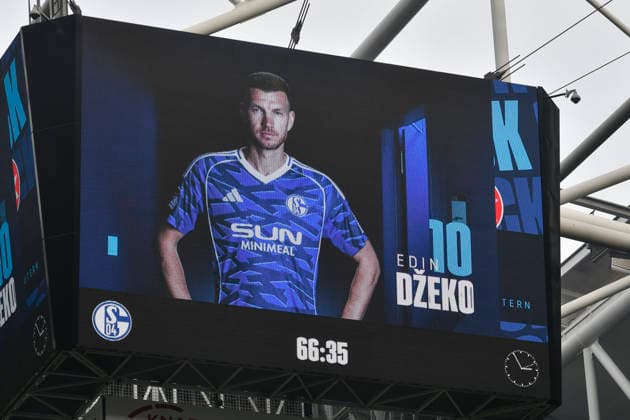 Scoreboard Edin Dzeko Schalke 10 Feature Symbol Symbol Symbol Photo Characteristic Detail 25 01 2026 Football FC Schalke 04 vs 1 FC Kaiserslautern, Veltins Arena, Gelsenkirchen, DFB DFL REGULATIONS PROHIBIT ANY USE OF PHOTOGRAPHS AS IMAGE SEQUENCES AND OR QUASI VIDEO Copyright: xpepphotox xSaschaxWeizx pep00321, pep_20260125_hm_261698