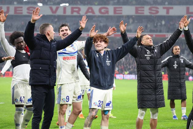 FOOTBALL : LOSC Lille vs RC Strasbourg - Ligue 1 J17 - 25 01 2026 Joie des joueurs de Strasbourg avec leur coach Gary O NEIL (entraineur du RC Strasbourg) apres la victyoire lors du match LOSC Lille vs RC Strasbourg, Ligue 1 J19, Decathlon Arena stade Pierre Mauroy, le 25 janvier 2026 - photo Laurent Sanson PsnewZ  Copyright: xLaurentxSANSONx xPsnewZx