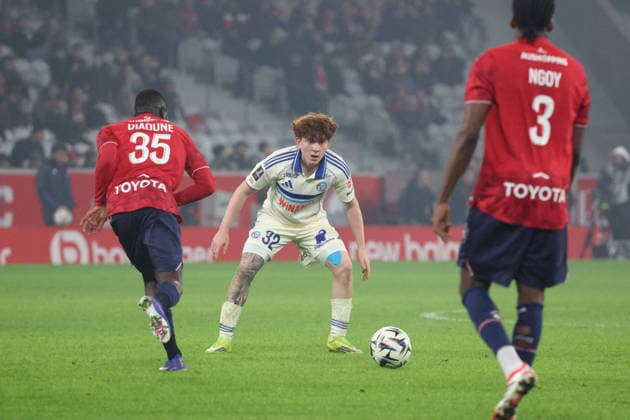 FOOTBALL : LOSC Lille vs RC Strasbourg - Ligue 1 J17 - 25 01 2026 Valentin BARCO (RC Strasbourg) lors du match LOSC Lille vs RC Strasbourg, Ligue 1 J19, Decathlon Arena stade Pierre Mauroy, le 25 janvier 2026 - photo Laurent Sanson PsnewZ  Copyright: xLaurentxSANSONx xPsnewZx