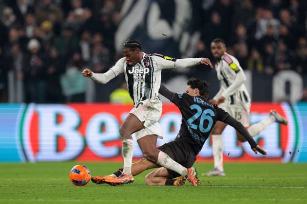 Turin, Italy, 25th January 2026. Pierre Kalulu of Juventus looks on as Antonio Vergara of SSC Napoli clashes with Jonathan David of Juventus during the Juventus vs Napoli Serie A match at Allianz Stadium, Turin. Picture credit should read: Jonathan Moscrop Sportimage EDITORIAL USE ONLY. No use with unauthorised audio, video, data, fixture lists, club league logos or live services. Online in-match use limited to 120 images, no video emulation. No use in betting, games or single club league player publications. SPI_125_JM_JUVE_NAPOLI_ SPI-4417-0125