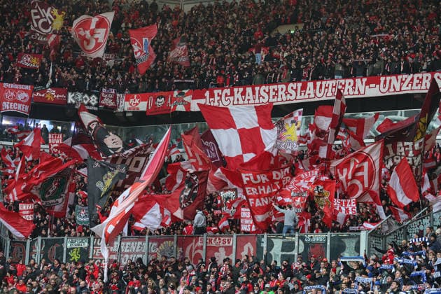 2 Bundesliga FC Schalke 04 1 FC Kaiserslautern on 25 01 2026 in the Veltins Arena on Schalke The fans from Kaiserslautern wave flags in the guest block MH