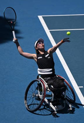 TENNIS AUSTRALIAN OPEN, Momoko Ohtani of Japan prepares to serve during her 1st round wheelchair singles match against compatriot Saki Takamuro on day 9 of the 2026 Australian Open tennis tournament at Melbourne Park in Melbourne, Monday, January 26, 2026. ( NO ARCHIVING MELBOURNE VICTORIA AUSTRALIA  Copyright: xJAMESxROSSx 20260126130225423926