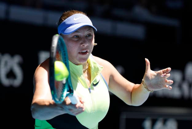 TENNIS AUSTRALIAN OPEN, Amanda Anisimova of USA in action during the Women™s 4th round match against Xinyu Wang of China on day 9 of the 2026 Australian Open tennis tournament at Melbourne Park in Melbourne, Monday, January 26, 2026. ( NO ARCHIVING MELBOURNE VICTORIA AUSTRALIA  Copyright: xROBxPREZIOSOx 20260126151262114060