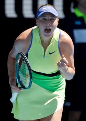 TENNIS AUSTRALIAN OPEN, Amanda Anisimova of USA reacts during the Women™s 4th round match against Xinyu Wang of China on day 9 of the 2026 Australian Open tennis tournament at Melbourne Park in Melbourne, Monday, January 26, 2026. ( NO ARCHIVING MELBOURNE VICTORIA AUSTRALIA  Copyright: xROBxPREZIOSOx 20260126177552830509