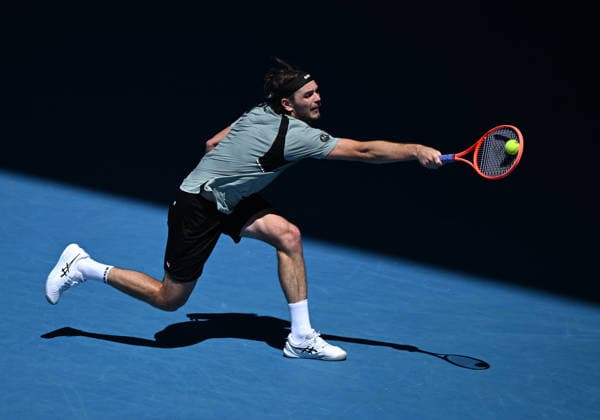 TENNIS AUSTRALIAN OPEN, Taylor Fritz of USA in action during the Men™s 4th round match against Lorenzo Musetti of Italy on day 9 of the 2026 Australian Open tennis tournament at Melbourne Park in Melbourne, Monday, January 26, 2026. ( NO ARCHIVING MELBOURNE VICTORIA AUSTRALIA  Copyright: xJAMESxROSSx 20260126192105573714
