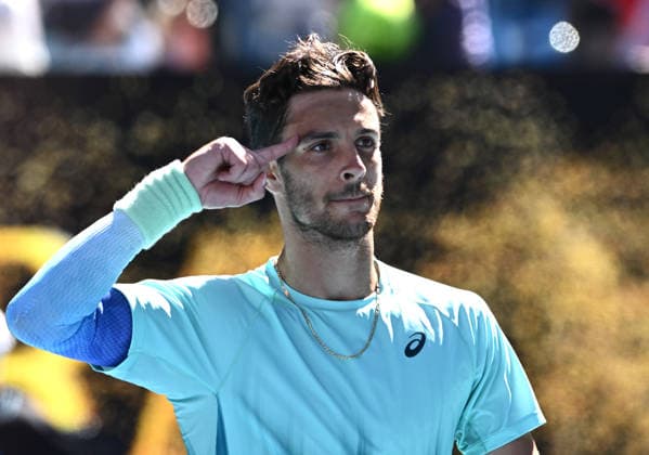 TENNIS AUSTRALIAN OPEN, Lorenzo Musetti of Italy celebrates winning the Men™s 4th round match against Taylor Fritz of USA on day 9 of the 2026 Australian Open tennis tournament at Melbourne Park in Melbourne, Monday, January 26, 2026. ( NO ARCHIVING MELBOURNE VICTORIA AUSTRALIA  Copyright: xJOELxCARRETTx 20260126199726999792