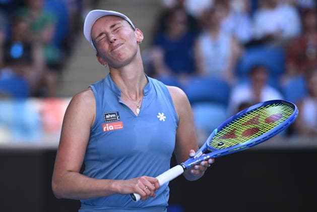TENNIS AUSTRALIAN OPEN, Elise Mertens of Belgium reacts during the Women™s 4th round match against Elena Rybakina of Kazakhstan on day 9 of the 2026 Australian Open tennis tournament at Melbourne Park in Melbourne, Monday, January 26, 2026. ( NO ARCHIVING MELBOURNE VICTORIA AUSTRALIA  Copyright: xJOELxCARRETTx 20260126120725451680