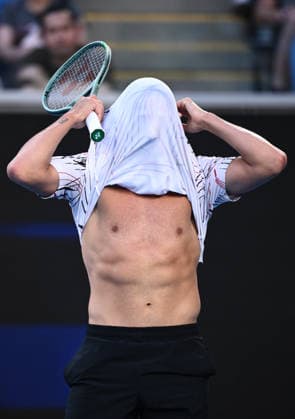TENNIS AUSTRALIAN OPEN, Luciano Darderi of Italy reacts during the Men™s 4th round match against compatriot Jannik Sinner on day 9 of the 2026 Australian Open tennis tournament at Melbourne Park in Melbourne, Monday, January 26, 2026. ( NO ARCHIVING MELBOURNE VICTORIA AUSTRALIA  Copyright: xJOELxCARRETTx 20260126118585958890