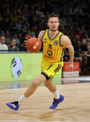 Martin Hermannsson on the ball Single image Crop action Sport Basketball BBL Bundesliga Men 17 Matchday Season 2025 2026 25 01 2026 ALBA Berlin vs BMA365 Bamberg Baskets
