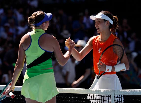 (260126) -- MELBOURNE, Jan. 26, 2026 -- Wang Xinyu (R) of China shakes hands with Amanda Anisimova of the United States after their women s singles 4th round match at the Australian Open tennis tournament in Melbourne, Australia, Jan. 26, 2026. ) (SP)AUSTRALIA-MELBOURNE-TENNIS-AUSTRALIAN OPEN-WOMEN S SINGLES MaxPing 