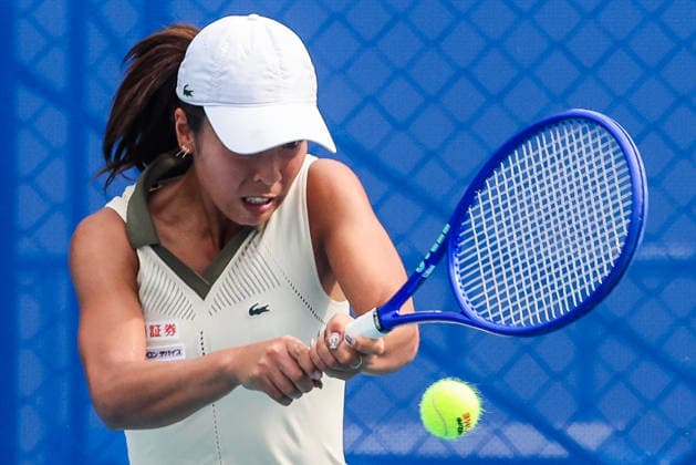 (260126) -- MANILA, Jan. 26, 2026 -- Hontama Mai of Japan hits a return during the women s singles round of 32 match between Hontama Mai of Japan and Elizabeth Abarquez of the Philippines at the WTA, Tennis Damen Philippine Women s Open in Manila, the Philippines, Jan. 26, 2026. ) (SP)THE PHILIPPINES-MANILA-TENNIS-WTA PHILIPPINE WOMEN S OPEN-SINGLES RouellexUmali 