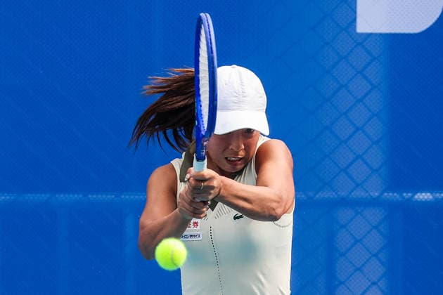 (260126) -- MANILA, Jan. 26, 2026 -- Hontama Mai of Japan hits a return during the women s singles round of 32 match between Hontama Mai of Japan and Elizabeth Abarquez of the Philippines at the WTA, Tennis Damen Philippine Women s Open in Manila, the Philippines, Jan. 26, 2026. ) (SP)THE PHILIPPINES-MANILA-TENNIS-WTA PHILIPPINE WOMEN S OPEN-SINGLES RouellexUmali 