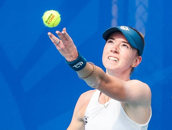 (260126) -- MANILA, Jan. 26, 2026 -- Simona Waltert serves during the women s singles round of 32 match between Lanlana Tararudee of Thailand and Simona Waltert of Switzerland at the WTA, Tennis Damen Philippine Women s Open in Manila, the Philippines, Jan. 26, 2026. ) (SP)THE PHILIPPINES-MANILA-TENNIS-WTA PHILIPPINE WOMEN S OPEN-SINGLES RouellexUmali 