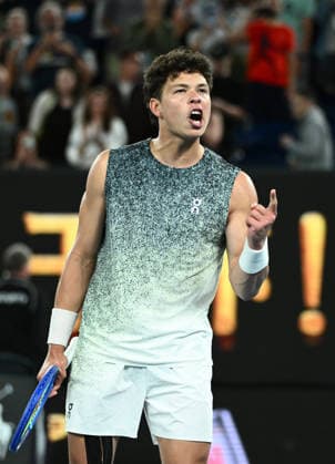 TENNIS AUSTRALIAN OPEN, Ben Shelton of USA reacts after winning the Men™s 4th round match against Casper Ruud of Norway on day 9 of the 2026 Australian Open tennis tournament at Melbourne Park in Melbourne, Monday, January 26, 2026. ( NO ARCHIVING MELBOURNE VICTORIA AUSTRALIA  Copyright: xJOELxCARRETTx 20260126129155943152
