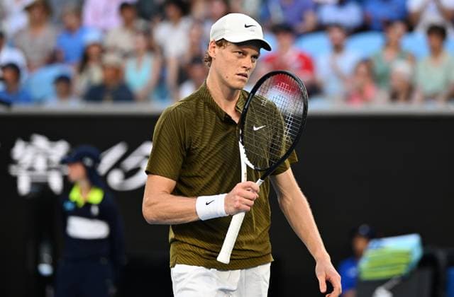 (260126) -- MELBOURNE, Jan. 26, 2026 -- Jannik Sinner reacts during the men s singles 4th round match between Luciano Darderi of Italy and Jannik Sinner of Italy at the Australian Open tennis tournament in Melbourne, Australia, Jan. 26, 2026. (Photo by Xinhua) (SP)AUSTRALIA-MELBOURNE-TENNIS-AUSTRALIAN OPEN-MEN S SINGLES WangxShen 
