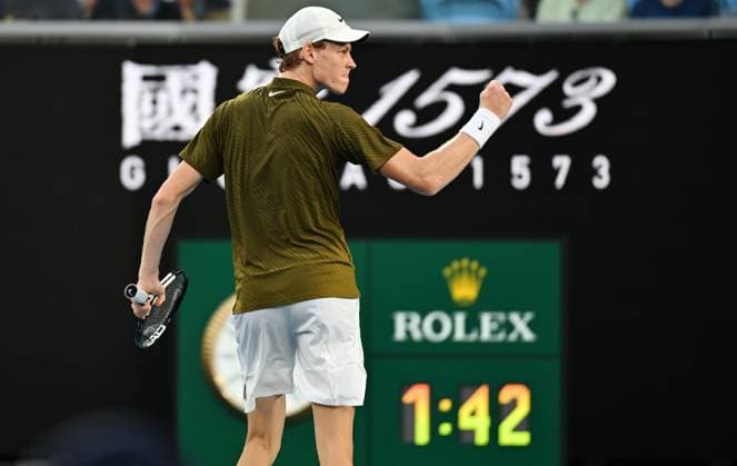 (260126) -- MELBOURNE, Jan. 26, 2026 -- Jannik Sinner reacts during the men s singles 4th round match between Luciano Darderi of Italy and Jannik Sinner of Italy at the Australian Open tennis tournament in Melbourne, Australia, Jan. 26, 2026. (Photo by Xinhua) (SP)AUSTRALIA-MELBOURNE-TENNIS-AUSTRALIAN OPEN-MEN S SINGLES WangxShen 