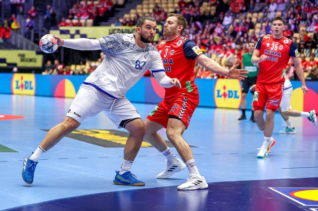 26 01 2026, Handball, Men s EHF EURO 2026, Norway Portugal, Jyske Bank Boxing in Herning, Denmark, Main Round Luis Diogo Sousa Frade Portugal 82 in a duel against Vetle Eck Aga Norway 03 Denmark