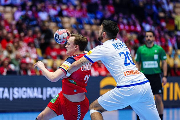 Tobias Groendahl Norway, 22 , Miguel Neves Portugal, 20 DEN, Portugal vs Norway, Handball, EHF European Championship 2026, Main Round, Matchday 3, 26 01 2026 DEN, Portugal vs Norway, Handball, EHF European Championship 2026, Main Round, Matchday 3, 26 01 2026 Herning Copyright: xEibner-Pressefoto MarcelxvonxFehrnx EP_MFN