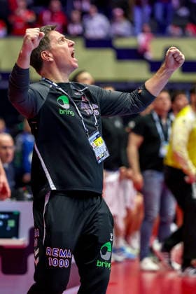 26 01 2026, Handball, Men s EHF EURO 2026, Norway Portugal, Jyske Bank Boxen in Herning, Denmark, Main Round Headcoach Jonas Liberg Wille Norway hc gesticulating on the sidelines Denmark