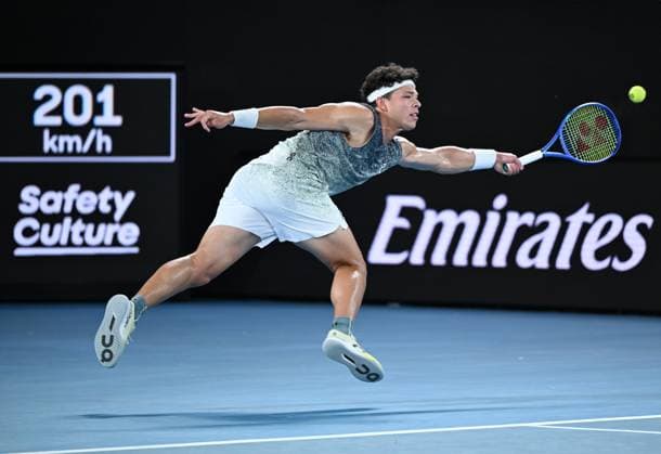 (260126) -- MELBOURNE, Jan. 26, 2026 -- Ben Shelton hits a return during the men s singles 4th round match between Ben Shelton of the United States and Casper Ruud of Norway at the Australian Open tennis tournament in Melbourne, Australia, Jan. 26, 2026. (Photo by Xinhua) (SP)AUSTRALIA-MELBOURNE-TENNIS-AUSTRALIAN OPEN-MEN S SINGLES WangxShen 