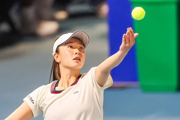(260126) -- MANILA, Jan. 26, 2026 -- Hosogi Sakura of Japan competes during the women s singles round of 32 match between Camila Osorio of Colombia and Hosogi Sakura of Japan at the WTA, Tennis Damen Philippine Women s Open in Manila, the Philippines, Jan. 26, 2026. ) (SP)PHILIPPINES-MANILA-TENNIS-WTA PHILIPPINE WOMEN S OPEN-SINGLES ROUELLExUMALI 