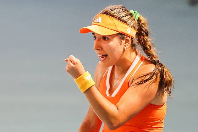(260126) -- MANILA, Jan. 26, 2026 -- Camila Osorio of Colombia reacts during the women s singles round of 32 match between Camila Osorio of Colombia and Hosogi Sakura of Japan at the WTA, Tennis Damen Philippine Women s Open in Manila, the Philippines, Jan. 26, 2026. ) (SP)PHILIPPINES-MANILA-TENNIS-WTA PHILIPPINE WOMEN S OPEN-SINGLES ROUELLExUMALI 