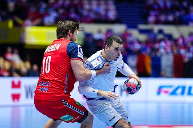 Vetle Roenningen Norway, 10 , Rui Silva Portugal, 14 DEN, Portugal vs Norway, Handball, EHF European Championship 2026, Main Round, Matchday 3, 26 01 2026 DEN, Portugal vs Norway, Handball, EHF European Championship 2026, Main Round, Matchday 3, 26 01 2026 Herning Copyright: xEibner-Pressefoto MarcelxvonxFehrnx EP_MFN