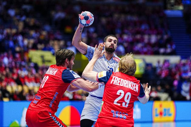 Vetle Roenningen Norway, 10 , Martim Costa Portugal, 79 , Magnus Fredriksen Norway, 29 DEN, Portugal vs Norway, Handball, EHF European Championship 2026, Main Round, Matchday 3, 26 01 2026 DEN, Portugal vs Norway, Handball, EHF European Championship 2026, Main Round, Matchday 3, 26 01 2026 Herning Copyright: xEibner-Pressefoto MarcelxvonxFehrnx EP_MFN