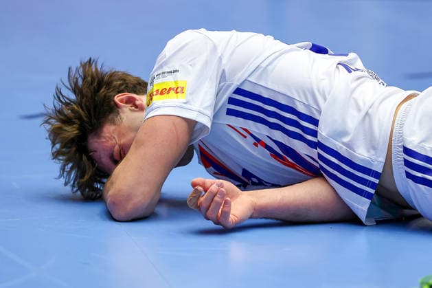 26 01 2026, Handball, Men s EHF EURO 2026, France Spain, Jyske Bank Boxing in Herning, Denmark, Main Round Thibaud Briet France 39 disappointed Disappointment lies on the ground Denmark