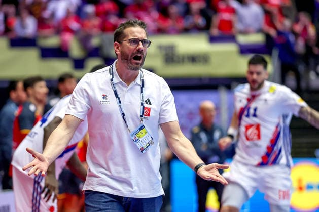 26 01 2026, Handball, Men s EHF EURO 2026, France Spain, Jyske Bank Boxing in Herning, Denmark, Main Round Headcoach Guillaume Gille France hc gesticulating on the sidelines Denmark