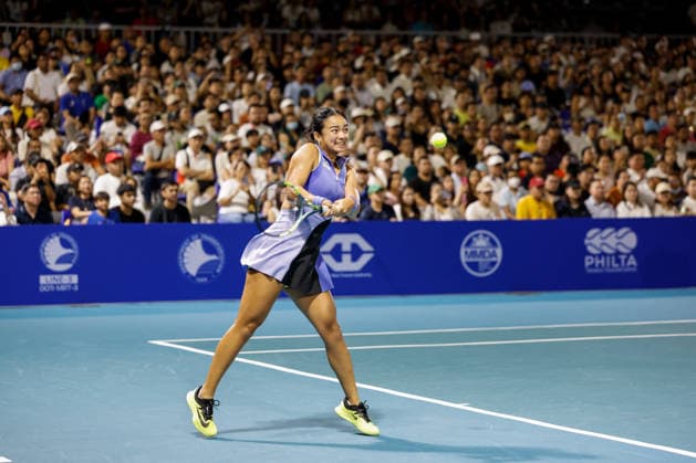 Philippine Women s Open Alexandra Eala of the Philippines returns during her match against Alina Charaeva of Russia during day one of the Philippine Women s Open in Manila, Philippines on January 26, 2026. The Philippine Women s Open runs from January 26 to 31 2026 Manila Philippines  Copyright: xMatrixxImagesx xMarkxCristinox