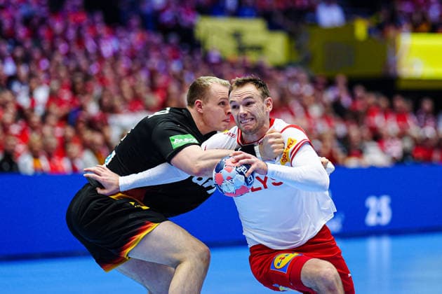 Justus Fischer Germany, 54 , Mathias Gidsel Denmark, 19 DEN, Germany vs Denmark, Handball, EHF European Championship 2026, Main Round, Matchday 3, 26 01 2026 DEN, Germany vs Denmark, Handball, EHF European Championship 2026, Main Round, Matchday 3, 26 01 2026 Herning Copyright: xEibner-Pressefoto MarcelxvonxFehrnx EP_MFN