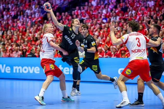 26 01 2026, Handball, Men s EHF EURO 2026, Germany Denmark, Jyske Bank Boxen in Herning, Denmark, Main Round Juri Knorr Germany 15 in a duel against Magnus Saugstrup Jensen Denmark 15 Niclas Vest Kirkelokke Denmark 03 Denmark