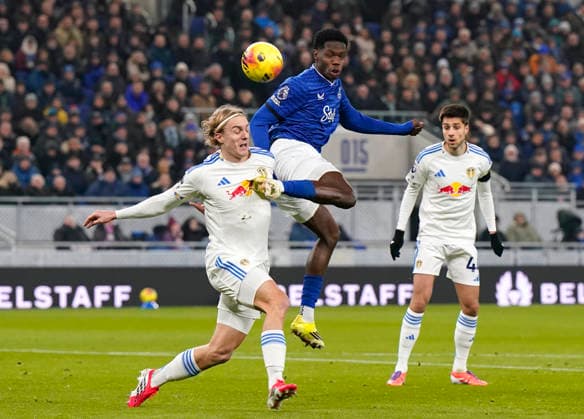 Liverpool, England, 26th January 2026. Sebastiaan Bornauw of Leeds United (l) and Thierno Barry of Everton. (r)during the Everton vs Leeds United Premier League match at Hill Dickinson Stadium, Liverpool. Picture credit should read: Andrew Yates Sportimage EDITORIAL USE ONLY. No use with unauthorised audio, video, data, fixture lists, club league logos or live services. Online in-match use limited to 120 images, no video emulation. No use in betting, games or single club league player publications. SPI_019_AY_Everton_Leeds SPI-4481-0019