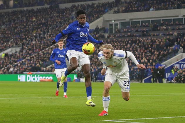 Sebastiaan Bornauw of Leeds United heads clear from Thierno Barry of Everton Everton v Leeds, Premier League, Football, Hill Dickinson Stadium, Liverpool, UK - 26 Jan 2026Liverpool Hill Dickinson Stadium United Kingdom EDITORIAL USE ONLY No use with unauthorised audio, video, data, fixture lists, club league logos or live services. Online in-match use limited to 120 images, no video emulation. No use in betting, games or single club league player publications. Copyright: xPhilxOldham Shutterstockx 16426163j