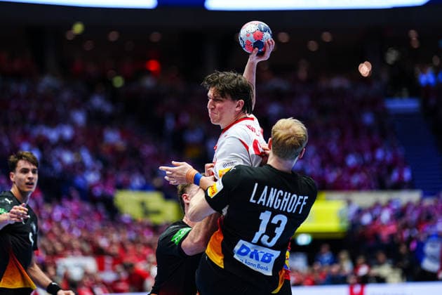 Johannes Golla Germany, 04 , Lasse Moeller Denmark, 64 , Matthes Langhoff Germany, 13 DEN, Germany vs Denmark, Handball, EHF European Championship 2026, Main Round, Matchday 3, 26 01 2026 DEN, Germany vs Denmark, Handball, EHF European Championship 2026, Main Round, Matchday 3, 26 01 2026 Herning Copyright: xEibner-Pressefoto MarcelxvonxFehrnx EP_MFN