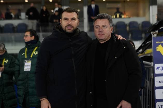 Foto IPP Maurilio Boldrini Verona 25-01-2026 Calcio Campionato di Serie A 2025 2026 hellas verona vs udinese nella foto l abbraccio tra i due allenatori Paolo Zanetti dell Hellas e Kosta Runjaic dell Udinese Italy Photo Press Worldwide Copyright italy ITALY  Copyright: xR4924_italyphotopressx