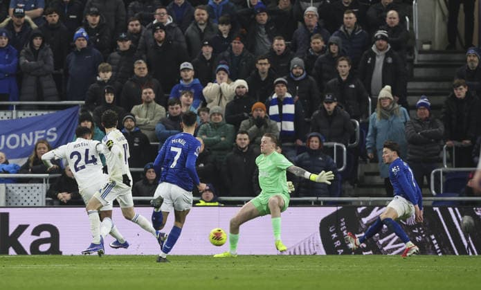 Everton v Leeds United, FA Premier League 26.01.26 Everton v Leeds United, FA Premier League Bradley Ormesher The Times James Justin of Leeds United scoring his teams opening goal of the match 0-1  Copyright: xBradleyxOrmesherx NINTCHDBPICT001054376035