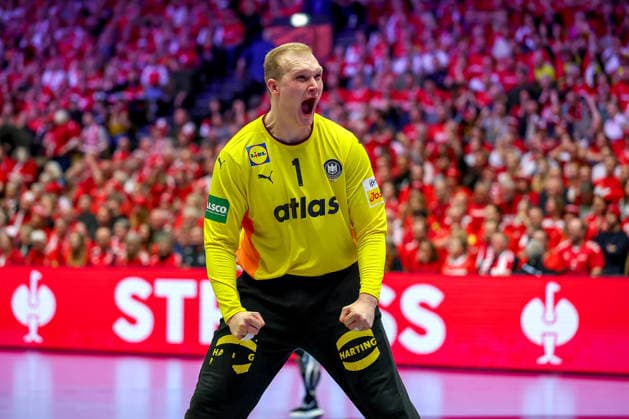 26 01 2026, Handball, Men s EHF EURO 2026, Germany Denmark, Jyske Bank Boxen in Herning, Denmark, Main Round David Späth Germany 01 cheering Denmark