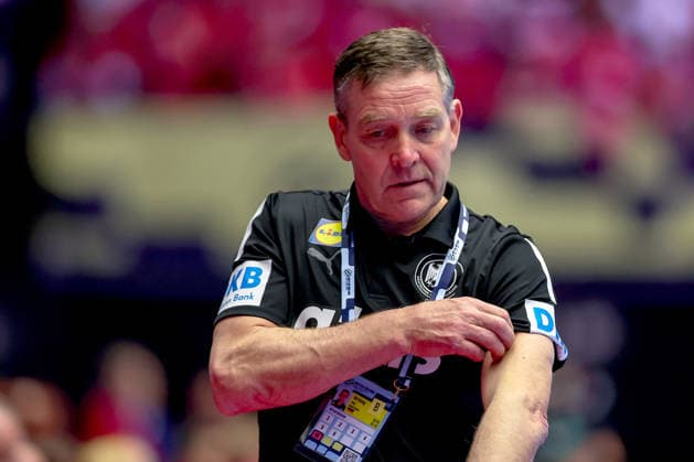 26 01 2026, Handball, Men s EHF EURO 2026, Germany Denmark, Jyske Bank Boxen in Herning, Denmark, Main Round Headcoach Alfred Gislason Germany hc gesticulating on the sidelines disappointed disappointment Denmark