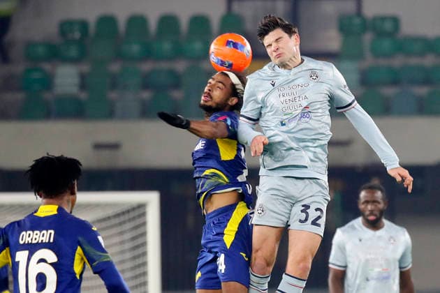 Udinese™s Ekkelenkamn Verona™s Antoine Bernede during the Serie A soccer match between Hellas Verona and Udinese at the Bentegodi Stadium in Verona, north west Italy - Monday , January 26 , 2026. - Soccer .  Copyright: xPaolaxGarbuio LaPressex