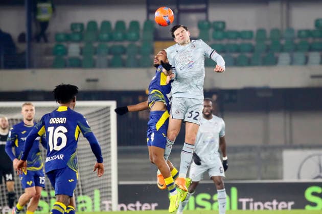 Udinese™s Ekkelenkamn Verona™s Antoine Bernede during the Serie A soccer match between Hellas Verona and Udinese at the Bentegodi Stadium in Verona, north west Italy - Monday , January 26 , 2026. - Soccer .  Copyright: xPaolaxGarbuio LaPressex