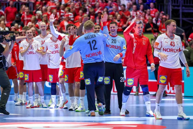26 01 2026, Handball, Men s EHF EURO 2026, Germany Denmark, Jyske Bank Boxen in Herning, Denmark, Main Round Final celebration Denmark after the victory against Germany Emil Nielsen Denmark 12 Player of the Match next to Kevin Moller Denmark 20 Denmark