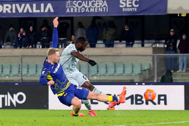 Udinese s Keinan Davis celebration goal 1-3 during the Serie A soccer match between Hellas Verona and Udinese at the Bentegodi Stadium in Verona, north west Italy - Monday , January 26 , 2026. - Soccer .  Copyright: xPaolaxGarbuio LaPressex