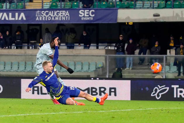 Udinese s Keinan Davis celebration goal 1-3 during the Serie A soccer match between Hellas Verona and Udinese at the Bentegodi Stadium in Verona, north west Italy - Monday , January 26 , 2026. - Soccer .  Copyright: xPaolaxGarbuio LaPressex