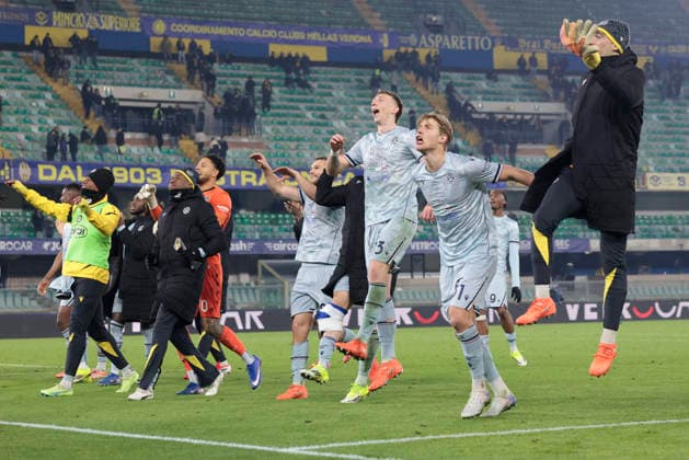 January 26, 2026, Verona, VR: Players of Udinese Calcio celebrate the victory at the end of during the Italian Serie A soccer match Hellas Verona vs Udinese Calcio at Marcantonio Bentegodi Stadium in Verona, Italia, 26 January 2026. .ANSA EMANUELE PENNACCHIO Soccer: Serie A; Hellas Verona Vs Udinese Calcio  - ZUMAa110 20260126_zaf_a110_018 Copyright: xEmanuelexPennacchiox
