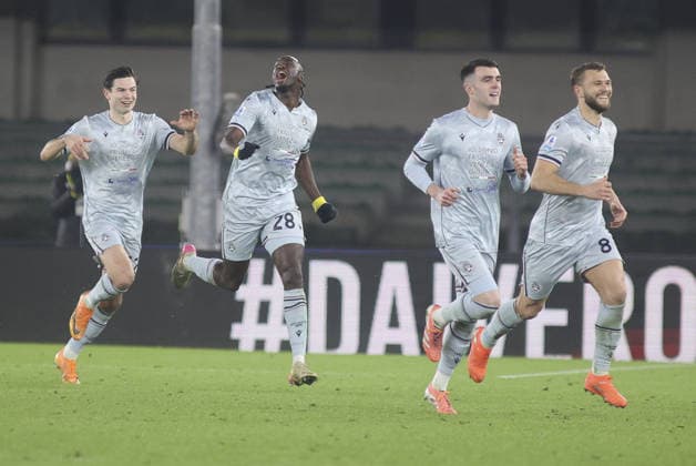 CALCIO - Serie A - Hellas Verona FC vs Udinese Calcio Udinese players jubilates after Alessandro Zanoli of Udinese FC goal during Hellas Verona FC vs Udinese Calcio, 22Â° Serie A Enilive 2025-26 game at Marcantonio Bentegodi stadium in Verona (VR), Italy, on January 26, 2026. Verona Italy  Copyright: xIPAxSport ABACAx